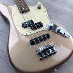 Mustang P J Bass Anodised gold scratchplate