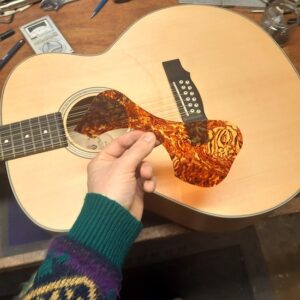 Guild acoustic guitar pickguard removal